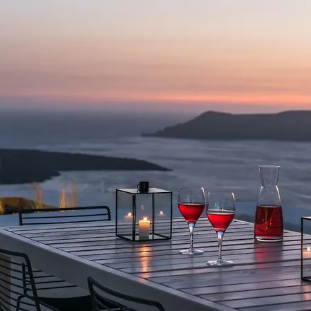 White Ark * Fira (Santorini)