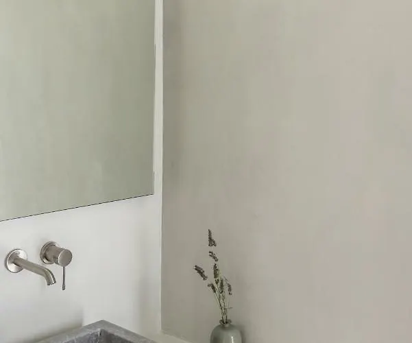 White Ark * Fira (Santorini)