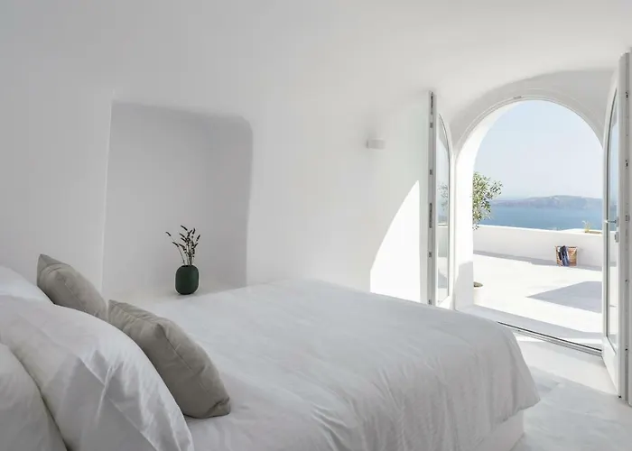 White Ark Fira (Santorini)