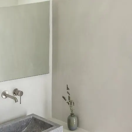 White Ark * Fira (Santorini)