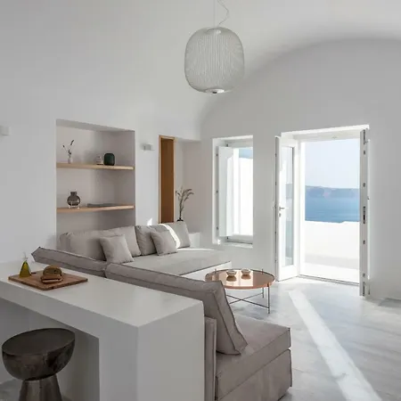 White Ark Willa Fira (Santorini)