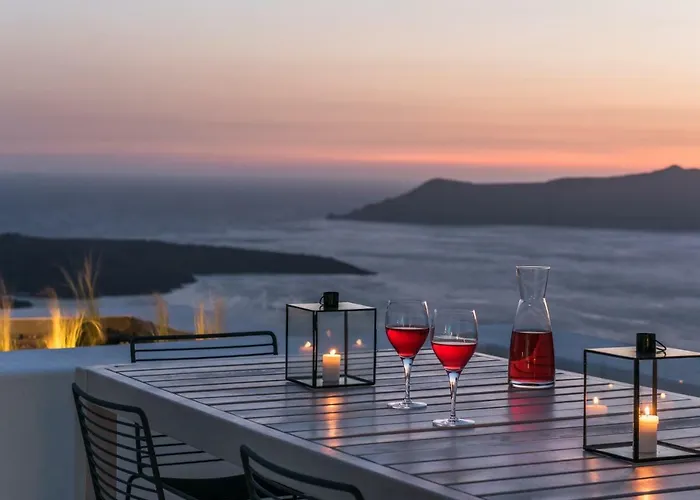 White Ark * Fira (Santorini)